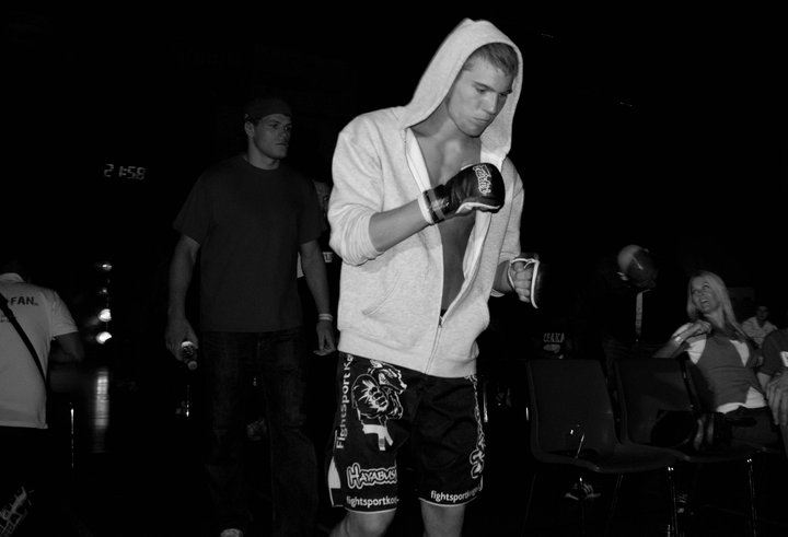 Theos walk in til Fighter Galla Theos walk in til Fighter Galla