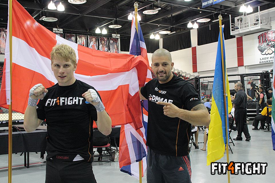 Mikkel Kasper og coach Koubti i Las Vegas til VM i Amatør MMA