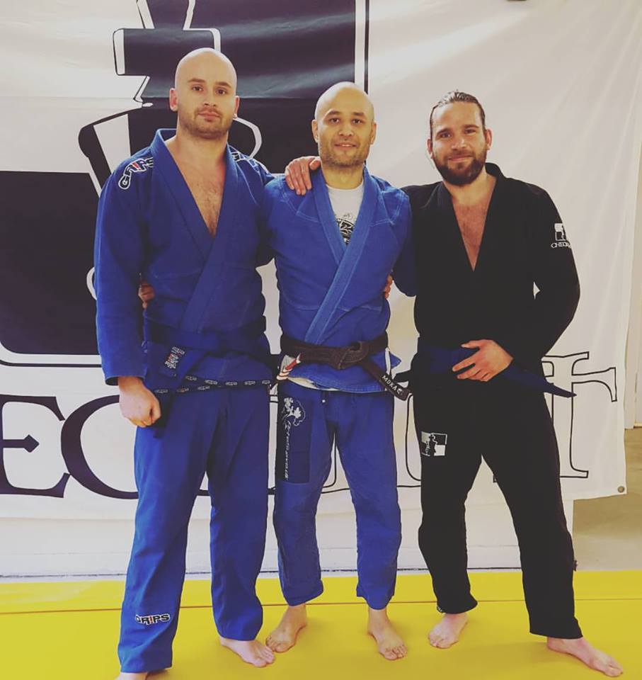 To nye blå bælter på BJJ holdet. Sune og Daniel