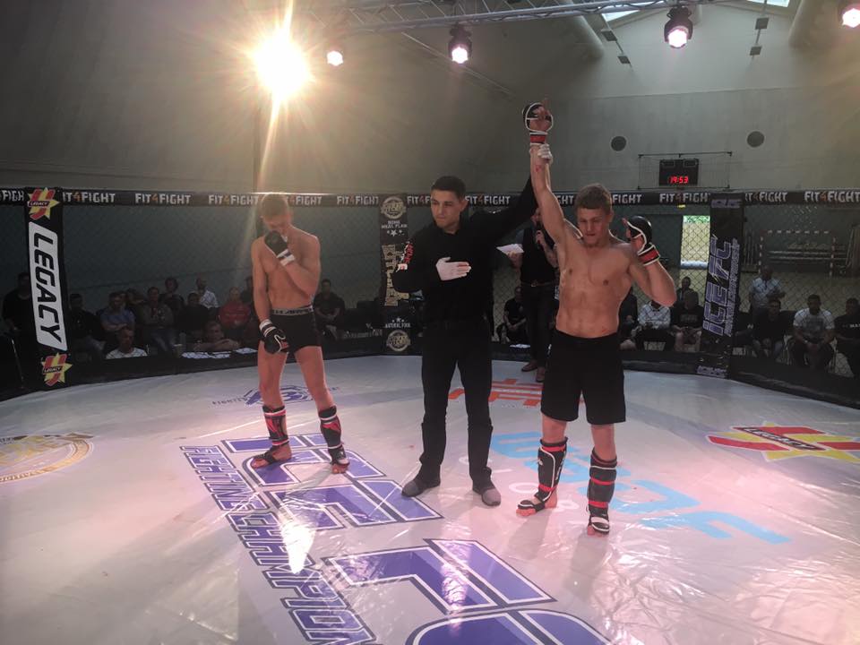 Marco vinder hans 3. MMA kamp på RNC i første omgang til ICE FC