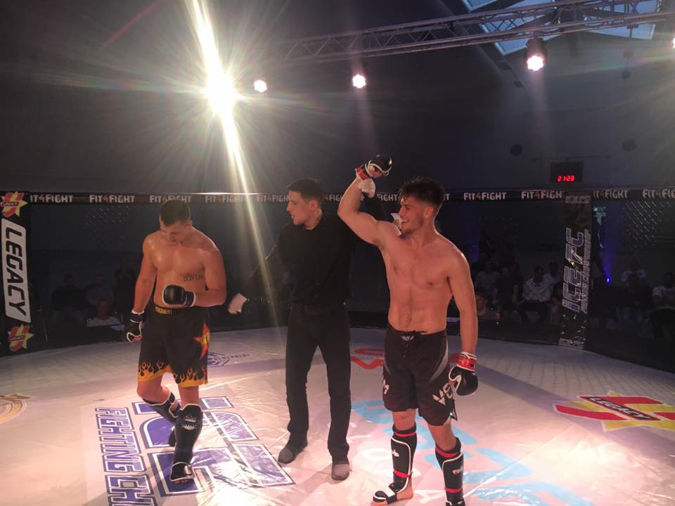 Louis vinder på Kneebar i første runde til ICE FC